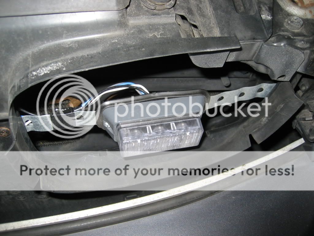 e46 330ci with flashing lights and a police horn...